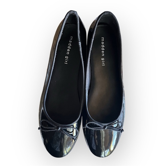 Madden Girl Plie ballet Flats, faux patent leather, lightweight slip on shoes,10 - Picture 1 of 14